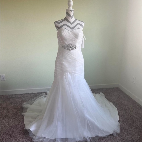 David’s Bridal Mermaid Tulle Ruched Wedding Gown - Picture 4 of 6
